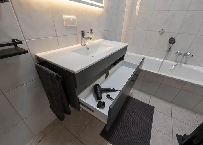 Fabrik68 - Ganzes Haus 3 Schlafzimmer 2 Baeder